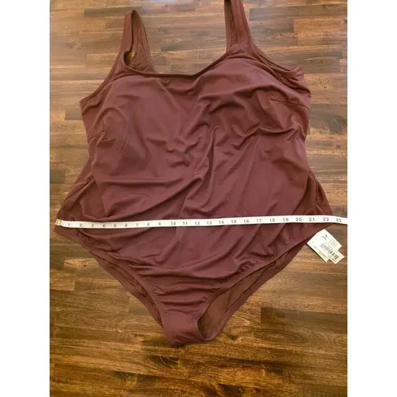 Amazon Essentials One-Piece Swimsuit Deep Brown Size 5X Plus Size Scoop Neck NWT - Picture 3 of 9
